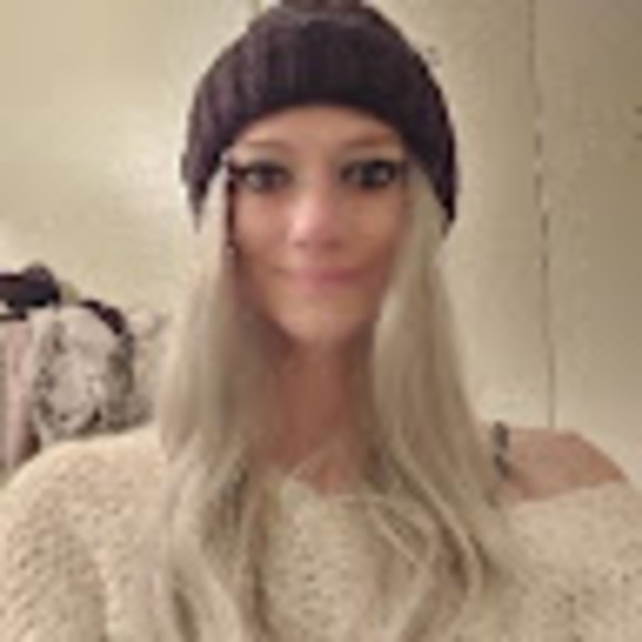 Meet your Posher, Audrey - Picture 1 of 1